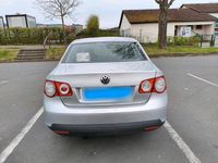 Gebraucht VW Jetta 102 PS (75 kW) 2007 Grau Limousine