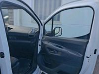 Gebraucht Opel Combo 131 PS (96 kW) 2019 Weiß Van / Kleinbus