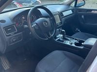 Gebraucht VW Touareg 204 PS (150 kW) 2016 Weiß SUV