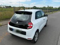 Gebraucht Renault Twingo Life 69 PS (50 kW) 2016 Weiß Kleinwagen