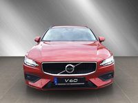 Gebraucht Volvo V60 Core 197 PS (144 kW) 2024 Rot metallic Kombi