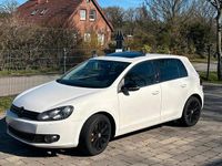 Gebraucht VW Golf VI 122 PS (89 kW) 2011 Weiß Kleinwagen