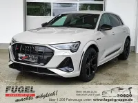 Second-hand Audi e-tron Ambiente 369 kW (503 CP) 2022 Bej SUV