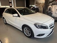 Gebraucht Mercedes A180 122 PS (89 kW) 2013 Weiß Limousine