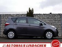 Gebraucht Toyota Verso-S Multidrive S 99 PS (72 kW) 2011 Grau Van / Kleinbus