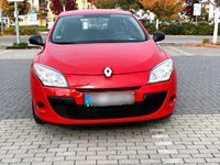 Gebraucht Renault Mégane III Expression 101 PS (74 kW) 2011 Rot Limousine