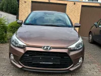 Gebraucht Hyundai i20 2017 Braun Limousine