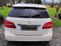 Gebraucht Mercedes B180 109 PS (80 kW) 2013 Weiß Van / Kleinbus