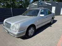 Gebraucht Mercedes E240 Elegance 170 PS (125 kW) 1998 Silber Limousine