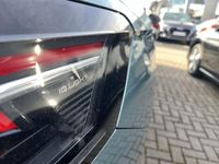 Gebraucht VW Passat Elegance 150 PS (110 kW) 2025 Grün Kombi