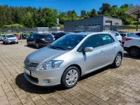 Gebraucht Toyota Auris Life 132 PS (97 kW) 2010 Silber Kleinwagen