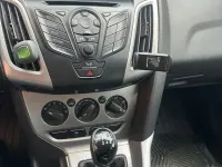 Gebraucht Ford Focus Trend 125 PS (91 kW) 2014 Schwarz Limousine