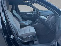Gebraucht Volvo XC40 Core 163 PS (119 kW) 2024 Onyx schwarz SUV