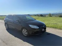 Gebraucht Ford Focus Trend 125 PS (91 kW) 2014 Schwarz Kombi