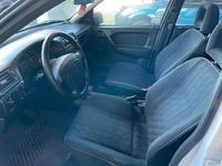 Gebraucht Opel Vectra 90 PS (66 kW) 1993 Weiß Limousine