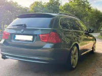 Gebraucht BMW 330 453 PS (333 kW) 2009 Grün Kombi
