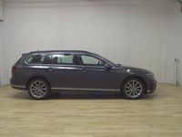 Gebraucht VW Passat R-line 200 PS (147 kW) 2021 Grau Kombi