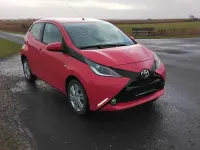 Gebraucht Toyota Aygo X-play 69 PS (50 kW) 2016 Rot Kleinwagen