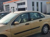 Gebraucht Ford Focus 101 PS (74 kW) 2000 Gold Limousine