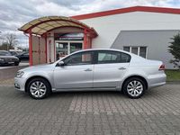 Second-hand VW Passat 122 CP (89 kW) 2012 Argintiu Berlinǎ