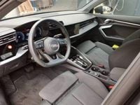 Usado Audi A3 S-Line 150 HP (110 kW) 2025 Cinzento Sedan