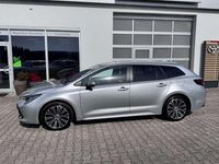 Gebraucht Toyota Corolla Team 184 PS (135 kW) 2022 Shimmering silver metallic Limousine