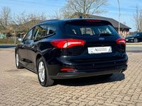 Gebraucht Ford Focus Cool & Connect 120 PS (88 kW) 2020 Schwarz Kombi