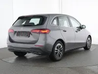 Gebraucht Mercedes B200 Progressive 150 PS (110 kW) 2025 Grau Van / Kleinbus