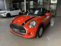 Gebraucht Mini Cooper Cabriolet 136 PS (100 kW) 2021 Solaris orange metallic (metallic) Cabrio