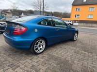 Gebraucht Mercedes C200 163 PS (119 kW) 2001 Blau Coupé