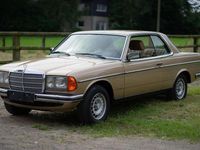Gebraucht Mercedes 230 136 PS (100 kW) 1981 Gold Coupé
