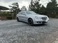 Używany Mercedes E500 Elegance 387 KM (284 kW) 2006 Srebrny Sedan/Limuzyna