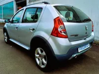 Używany Dacia Sandero Stepway 87 KM (63 kW) 2011 Szary Sedan/Limuzyna