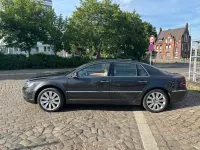 Gebraucht VW Phaeton 239 PS (175 kW) 2014 Braun Limousine