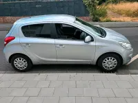 Gebraucht Hyundai i20 82 PS (60 kW) 2013 Grau Kleinwagen