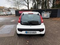 Gebraucht Peugeot 107 68 PS (50 kW) 2010 Weiß Kleinwagen