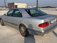 Gebraucht Mercedes E240 Classic 170 PS (125 kW) 2001 Silber Limousine