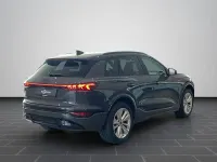 Neu Audi Q6 e-tron Ambiente 225 kW (306 PS) 2026 Magnetgrau SUV