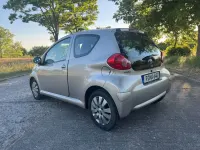 Gebraucht Toyota Aygo 68 PS (50 kW) 2007 Silber Kleinwagen