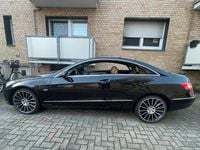 Gebraucht Mercedes E350 293 PS (215 kW) 2009 Schwarz Coupé