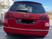 Gebraucht Opel Astra Edition 165 PS (121 kW) 2014 Rot Kombi