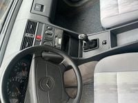 Gebraucht Mercedes C180 116 PS (85 kW) 1994 Blau Limousine