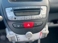 Gebraucht Toyota Aygo 69 PS (50 kW) 2005 Grau Kleinwagen