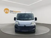 Gebraucht Citroën Jumper 140 PS (102 kW) 2023 Lackierung weiss icy/deckende Van / Kleinbus