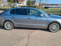 Gebraucht Skoda Superb Elegance 160 PS (117 kW) 2012 Grau Limousine