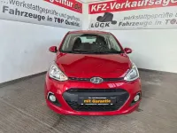 Gebraucht Hyundai i10 Edition 87 PS (63 kW) 2015 Rot Kleinwagen