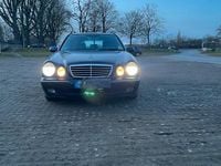 Gebraucht Mercedes E280 200 PS (147 kW) 2000 Blau Kombi
