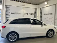 Gebraucht Mercedes B200 Progressive 163 PS (119 kW) 2022 Weiß Kleinwagen
