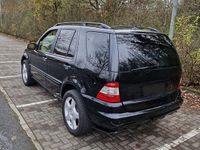 Gebraucht Mercedes ML270 163 PS (119 kW) 2003 Schwarz SUV