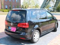 Gebraucht VW Touran Cup 105 PS (77 kW) 2015 Schwarz Van / Kleinbus